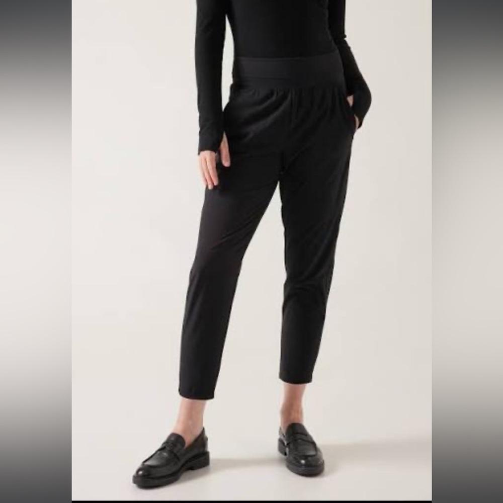 Athleta Nolita Slim Tapered Crop Pant
